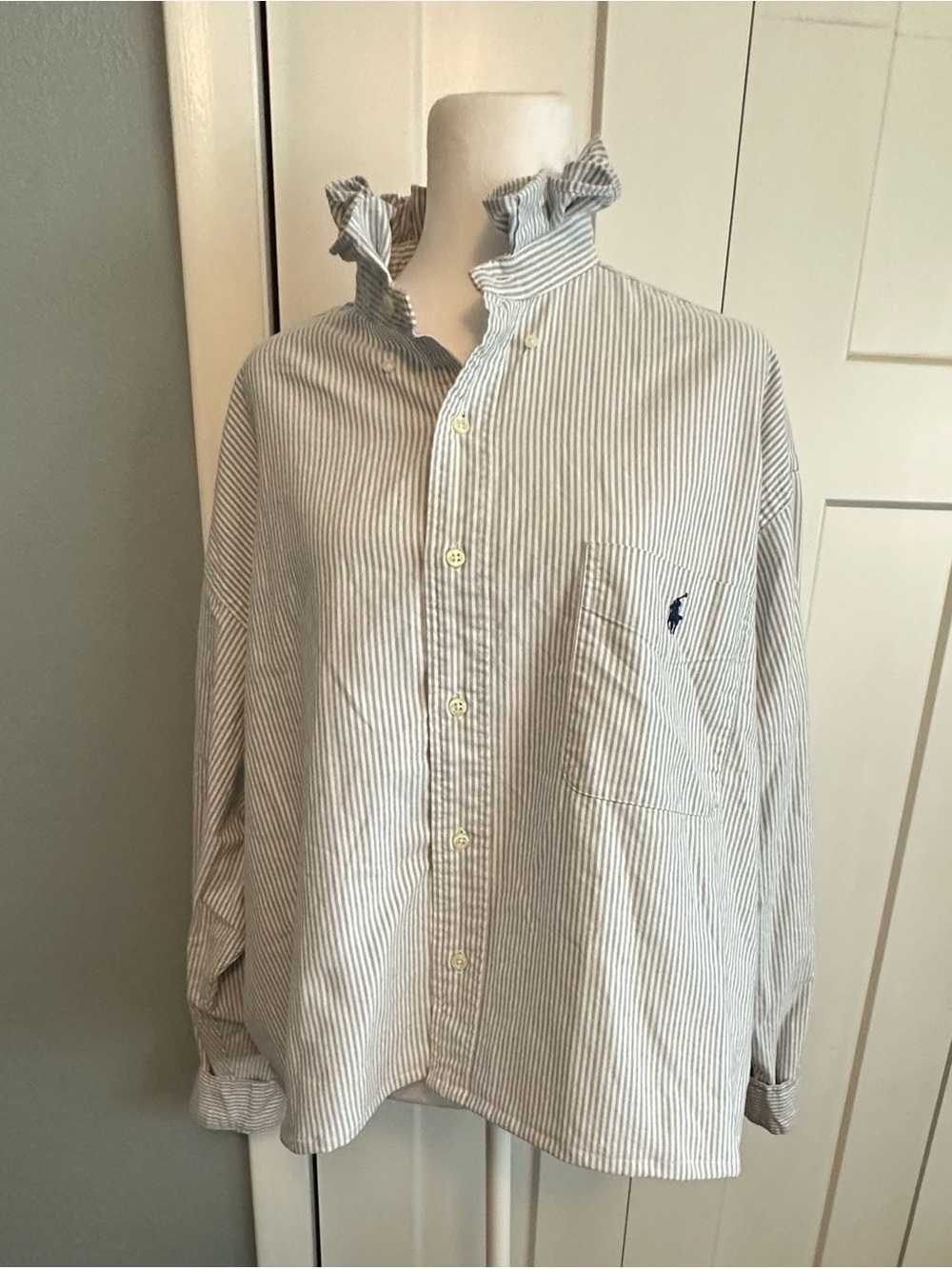 Women - Upcycled (reworked) men’s shirt with ruffled collar Ralph lauren